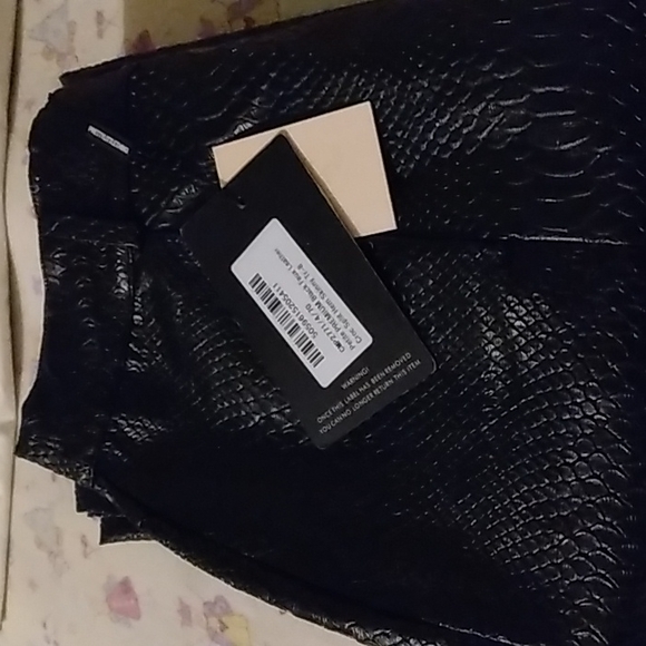 Petite PREMIUM Black Faux Leather Croc Split Hem Skinny Pants size 4 - Picture 6 of 9